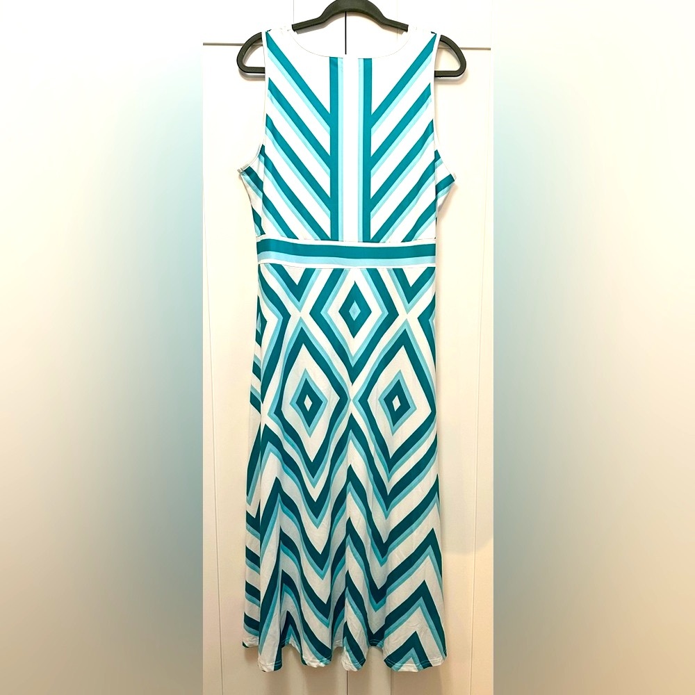 Sleeveless A Line Maxi Dress Geometric Pattern Blue and White Women’s Sz XL NEW! - Picture 2 of 4